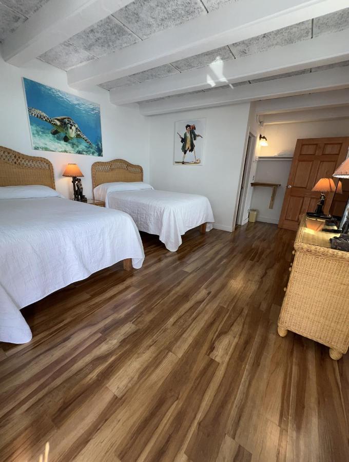 Buccaneer Quarters And Suites Marathon Exterior foto