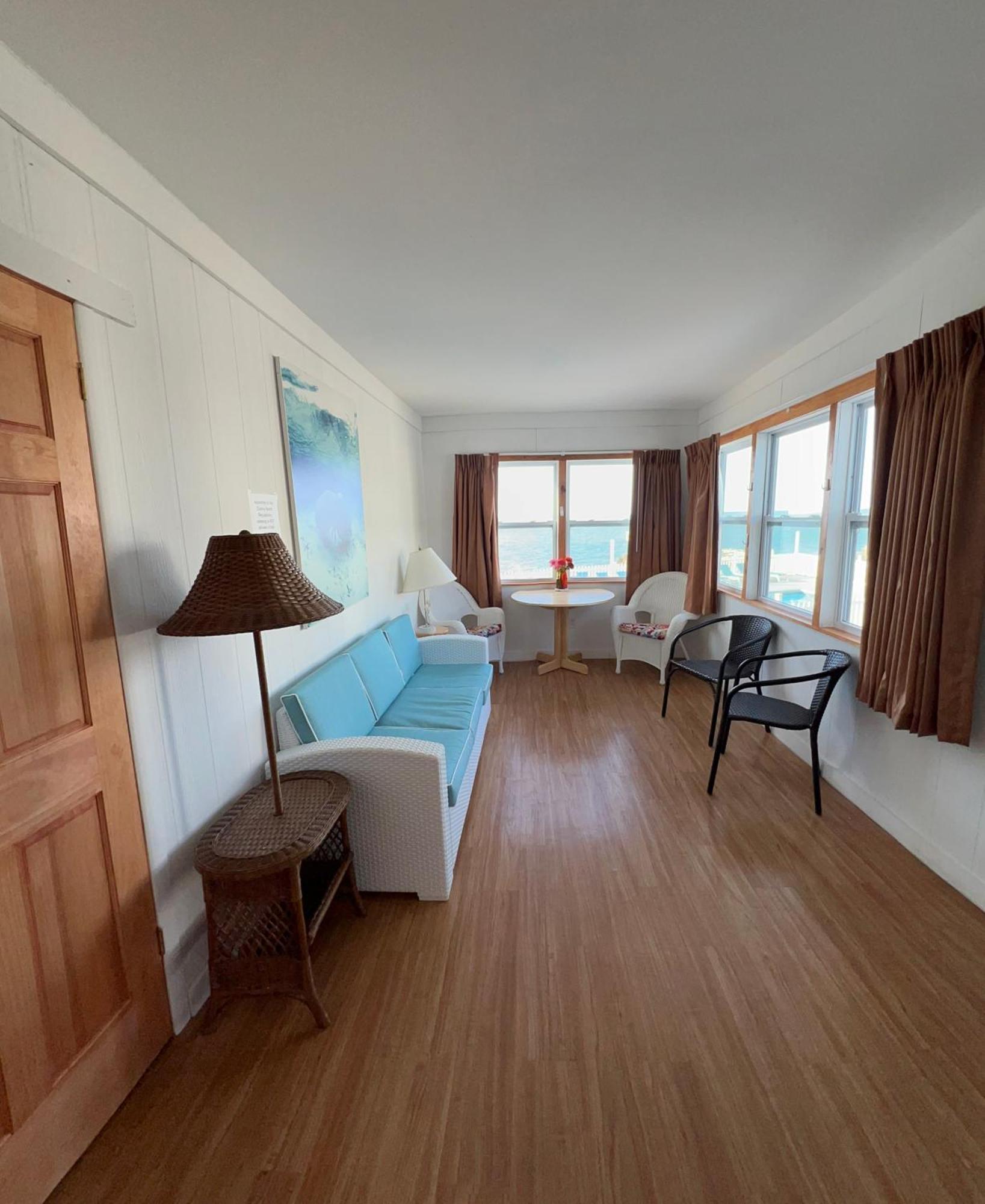 Buccaneer Quarters And Suites Marathon Exterior foto