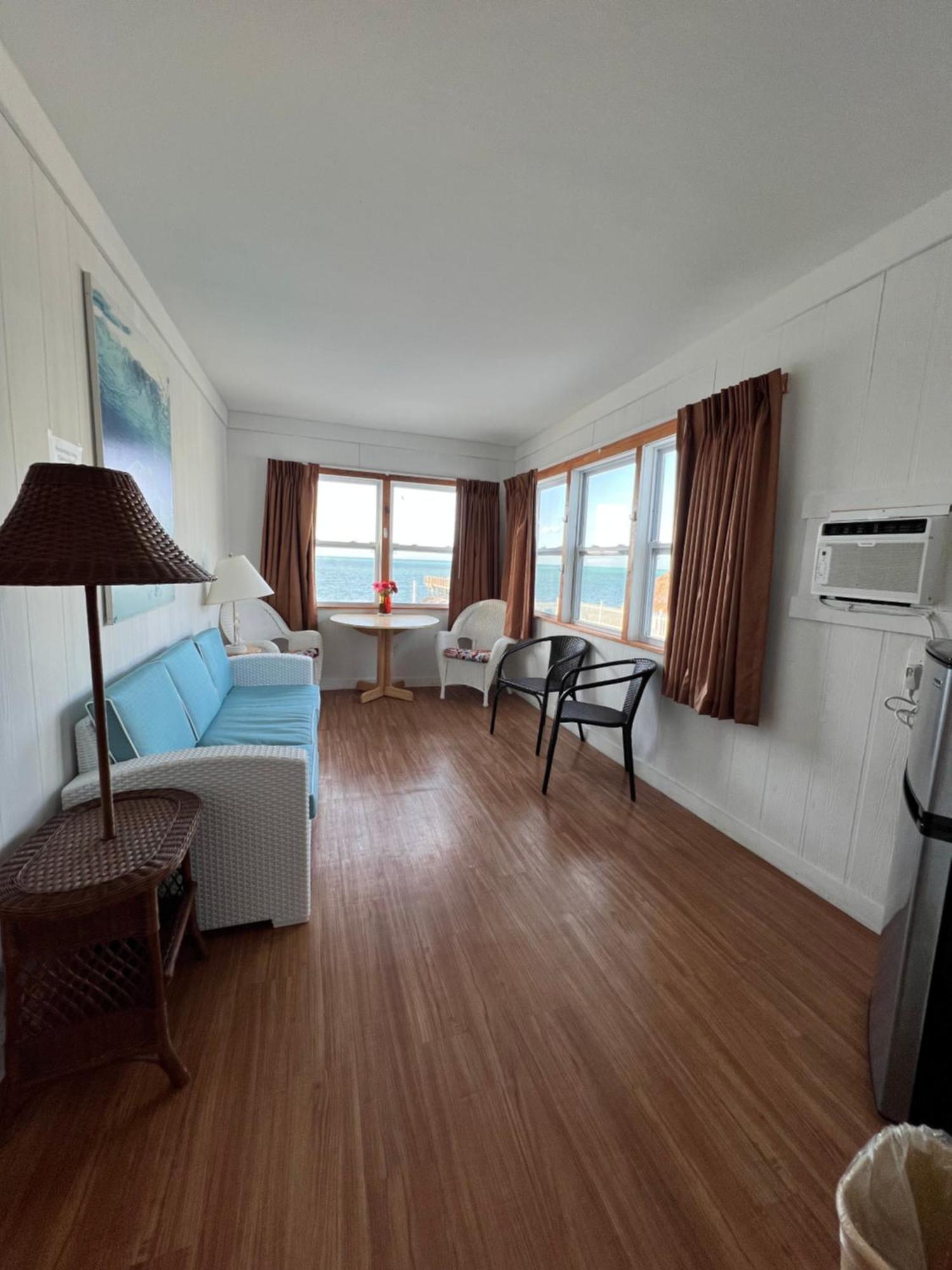 Buccaneer Quarters And Suites Marathon Exterior foto